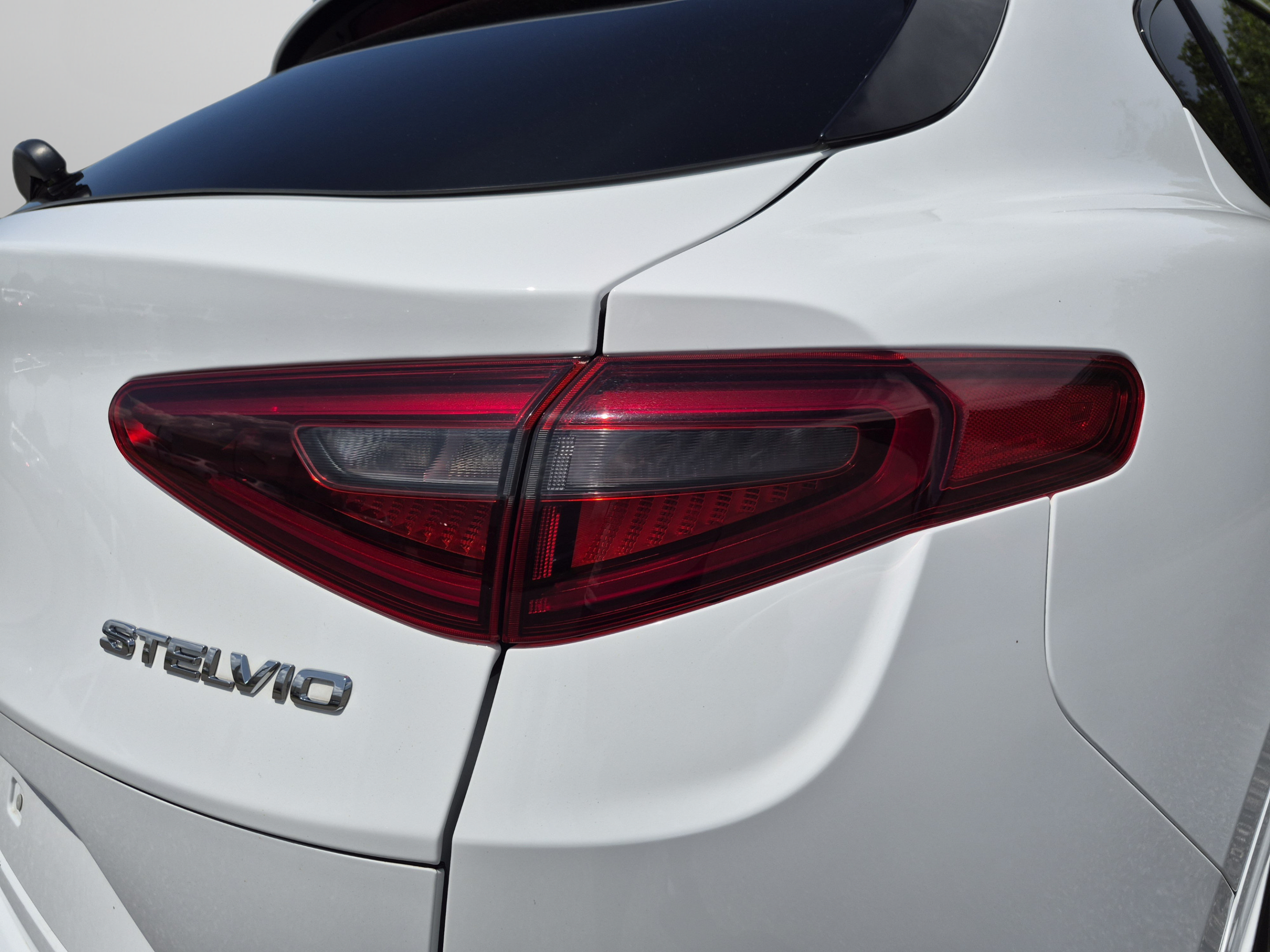 Used 2023 Alfa Romeo Stelvio Veloce AWD/4WD image 68