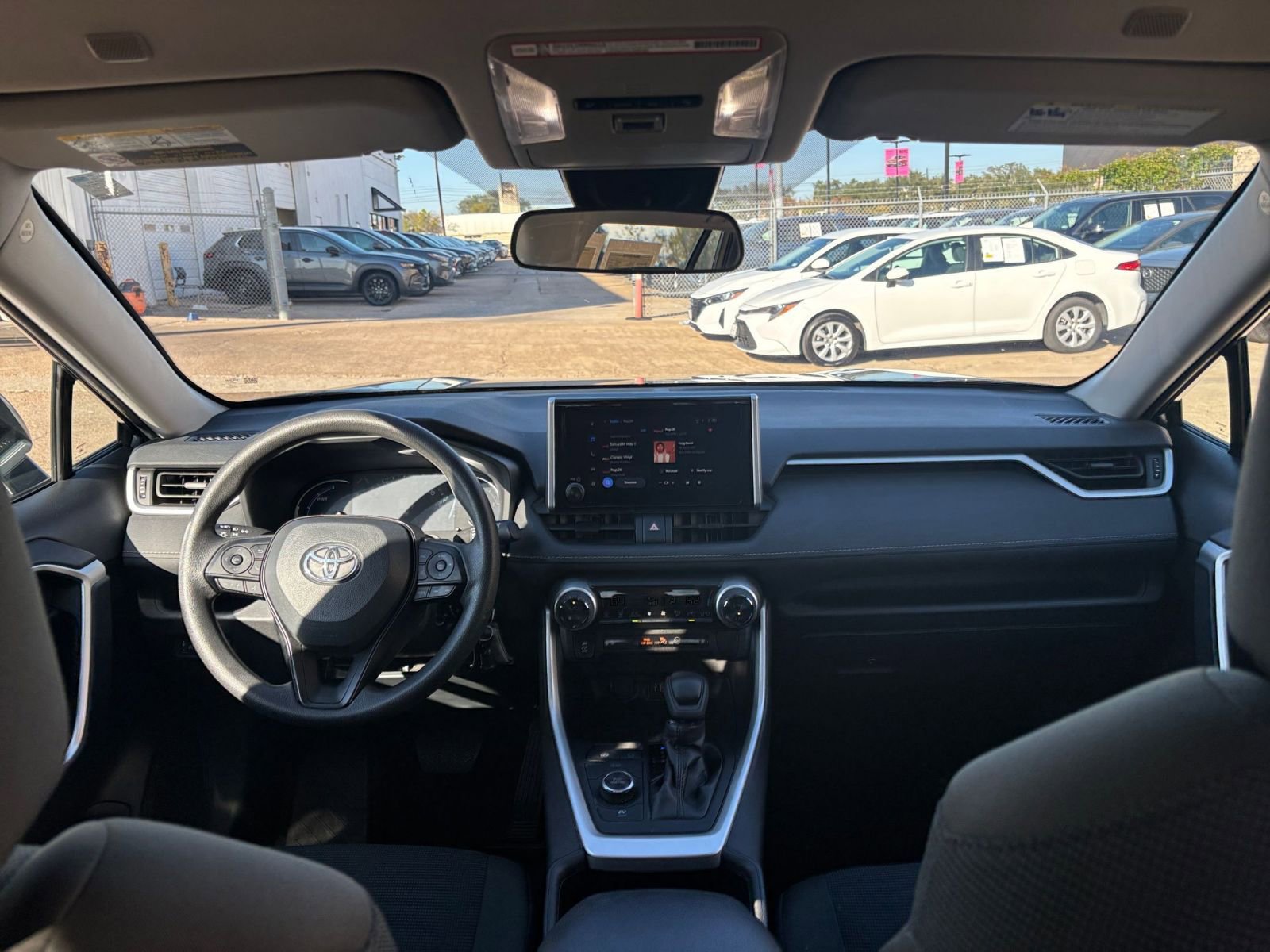 Used 2025 Toyota RAV4 LE image 32