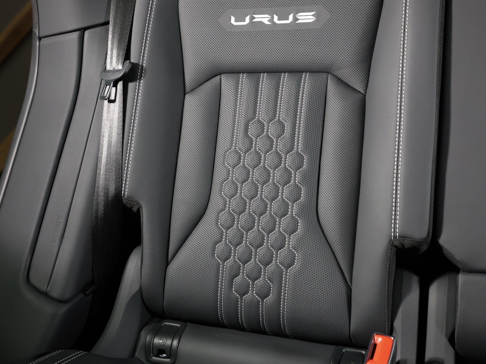 Used 2023 Lamborghini Urus Performante AWD/4WD image 17