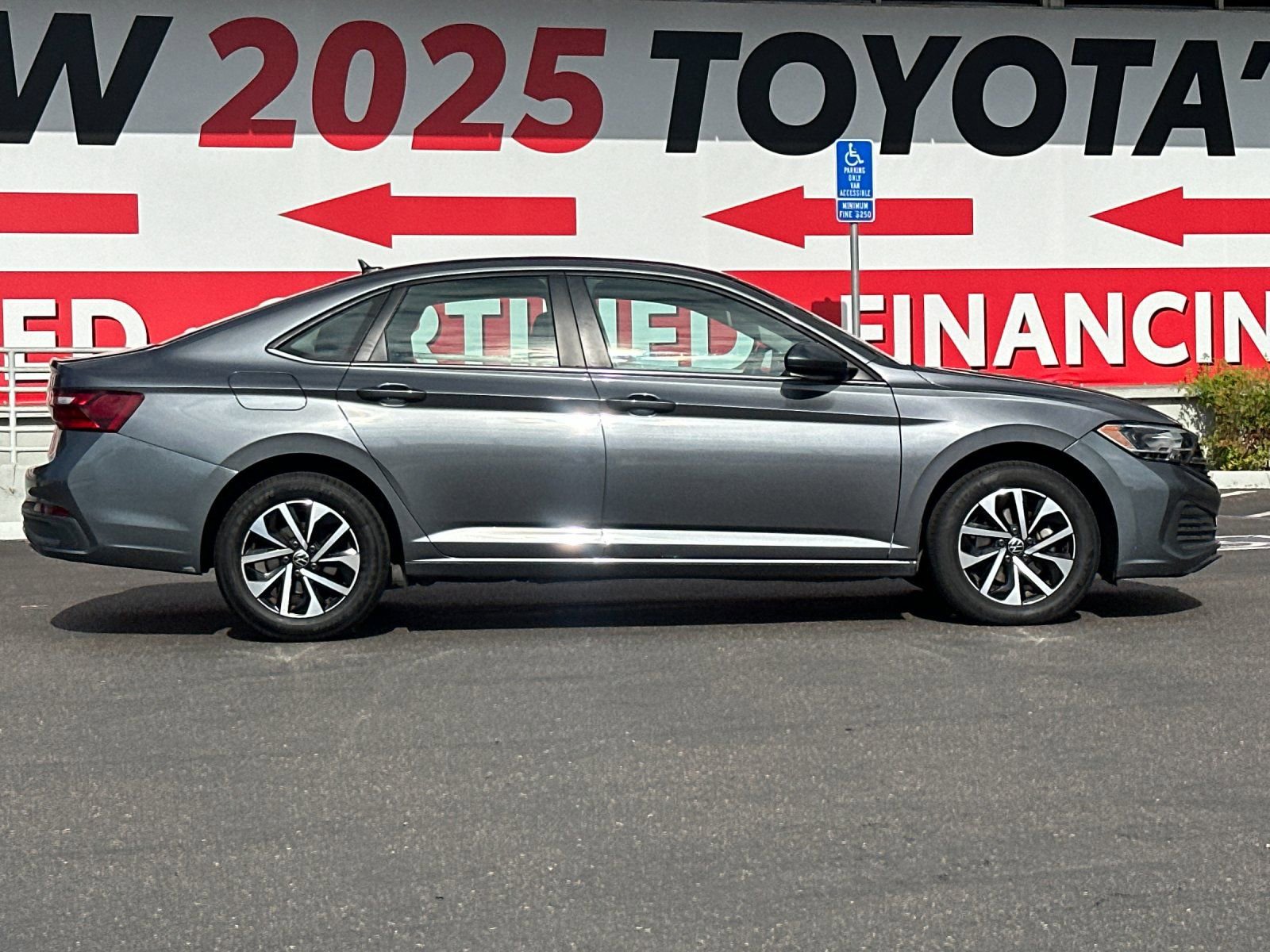 Used 2024 Volkswagen Jetta S image 6