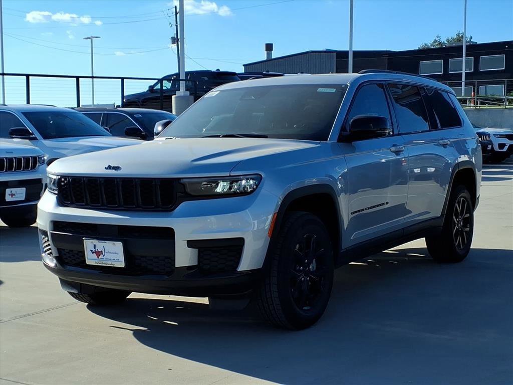 New 2025 Jeep Grand Cherokee L Altitude image 6