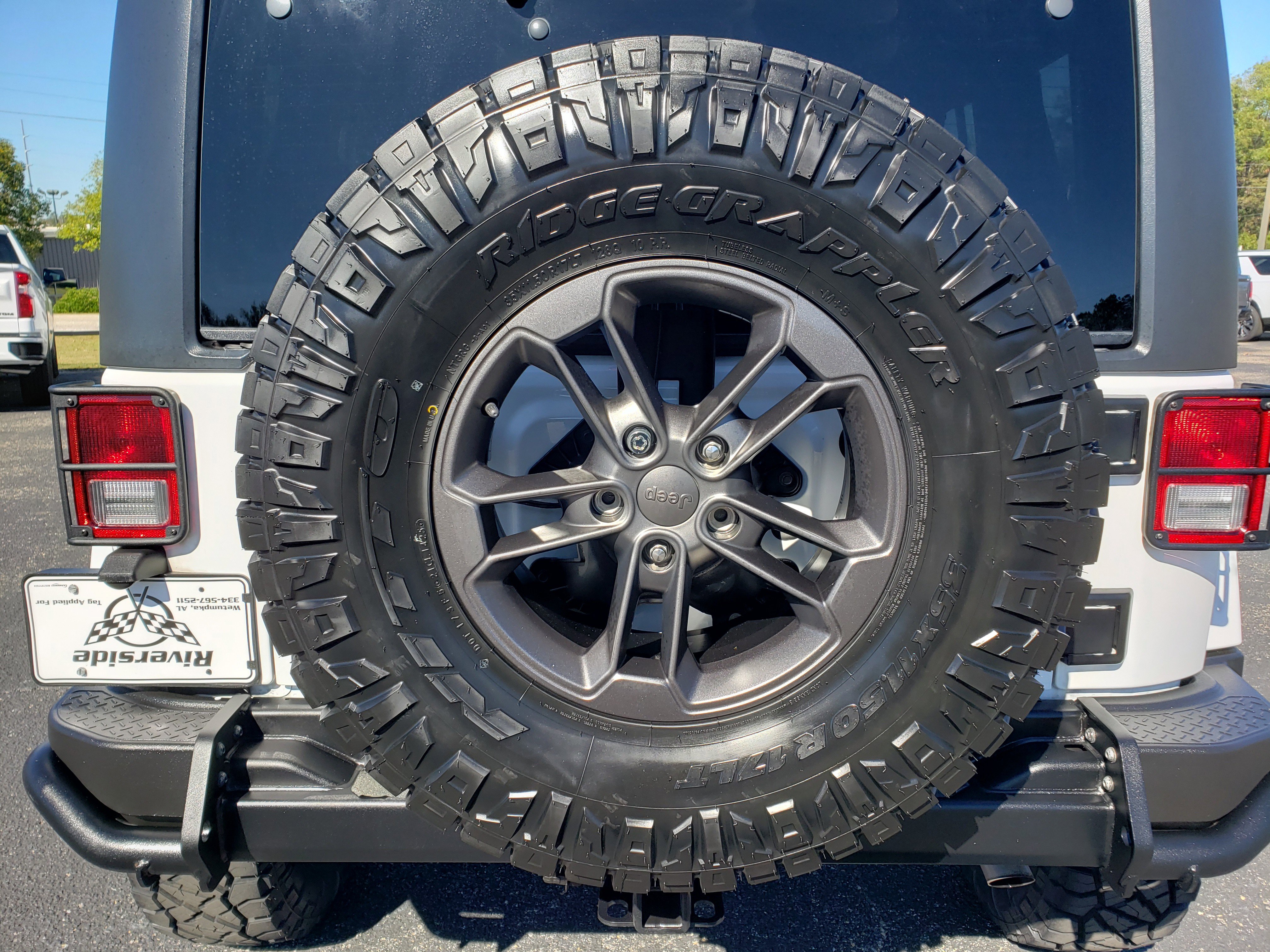 Used 2018 Jeep Wrangler Unlimited Sport image 14