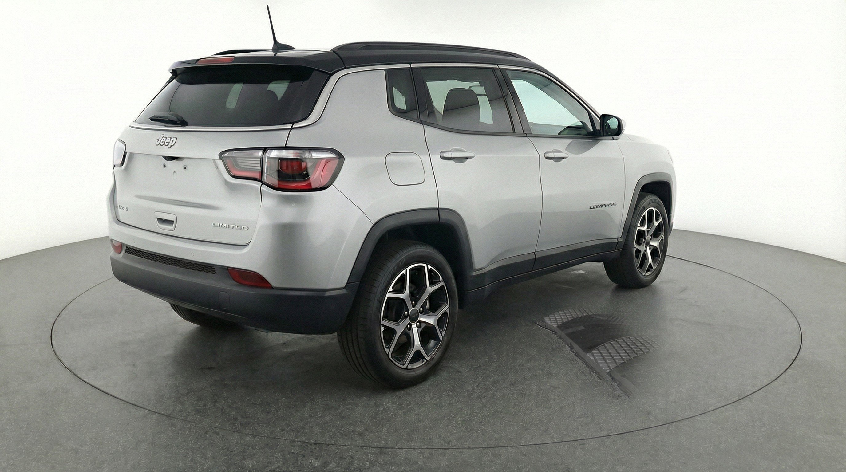 Used 2025 Jeep Compass Limited AWD/4WD image 9