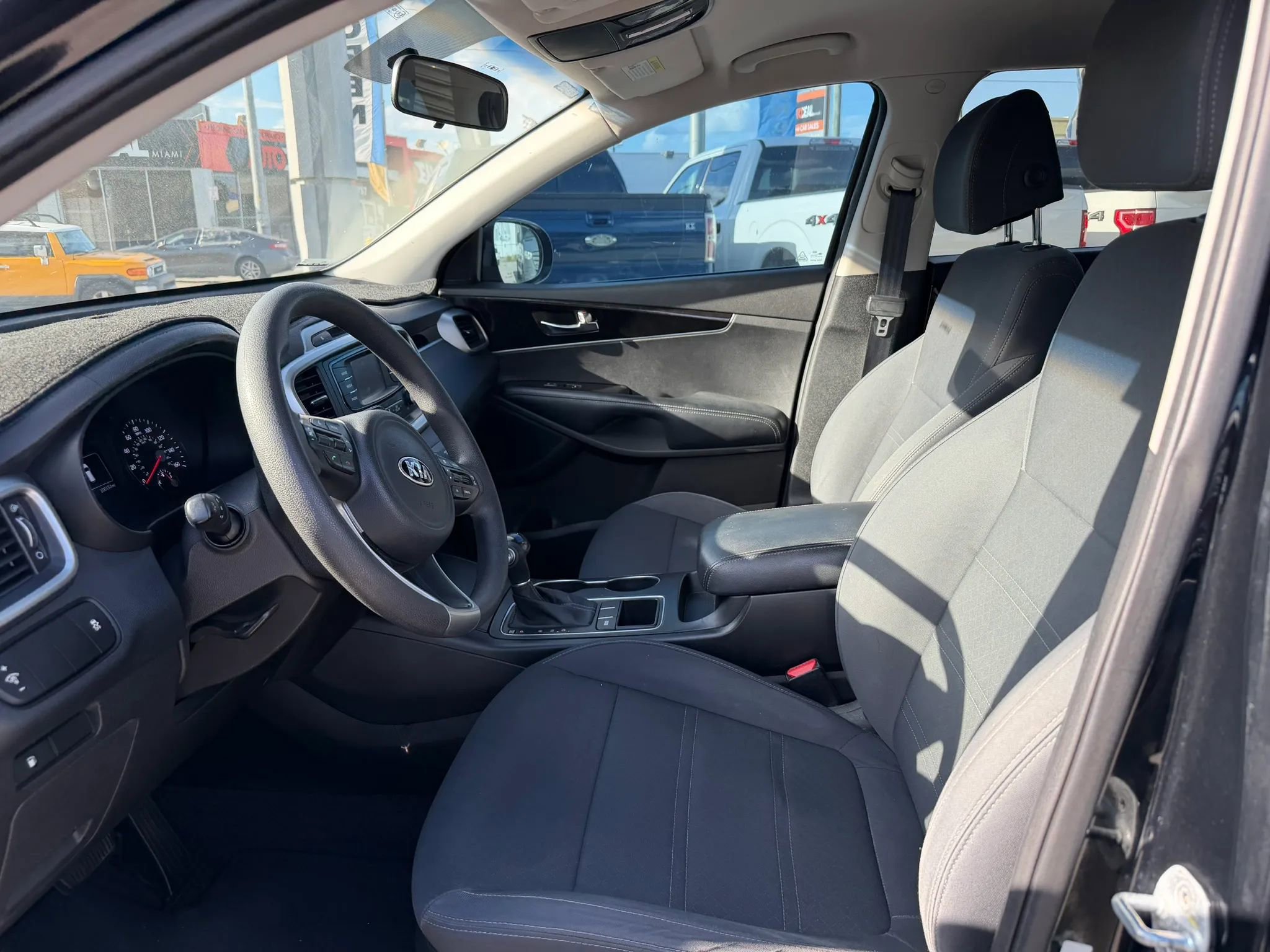 Used 2017 Kia Sorento LX FWD image 11