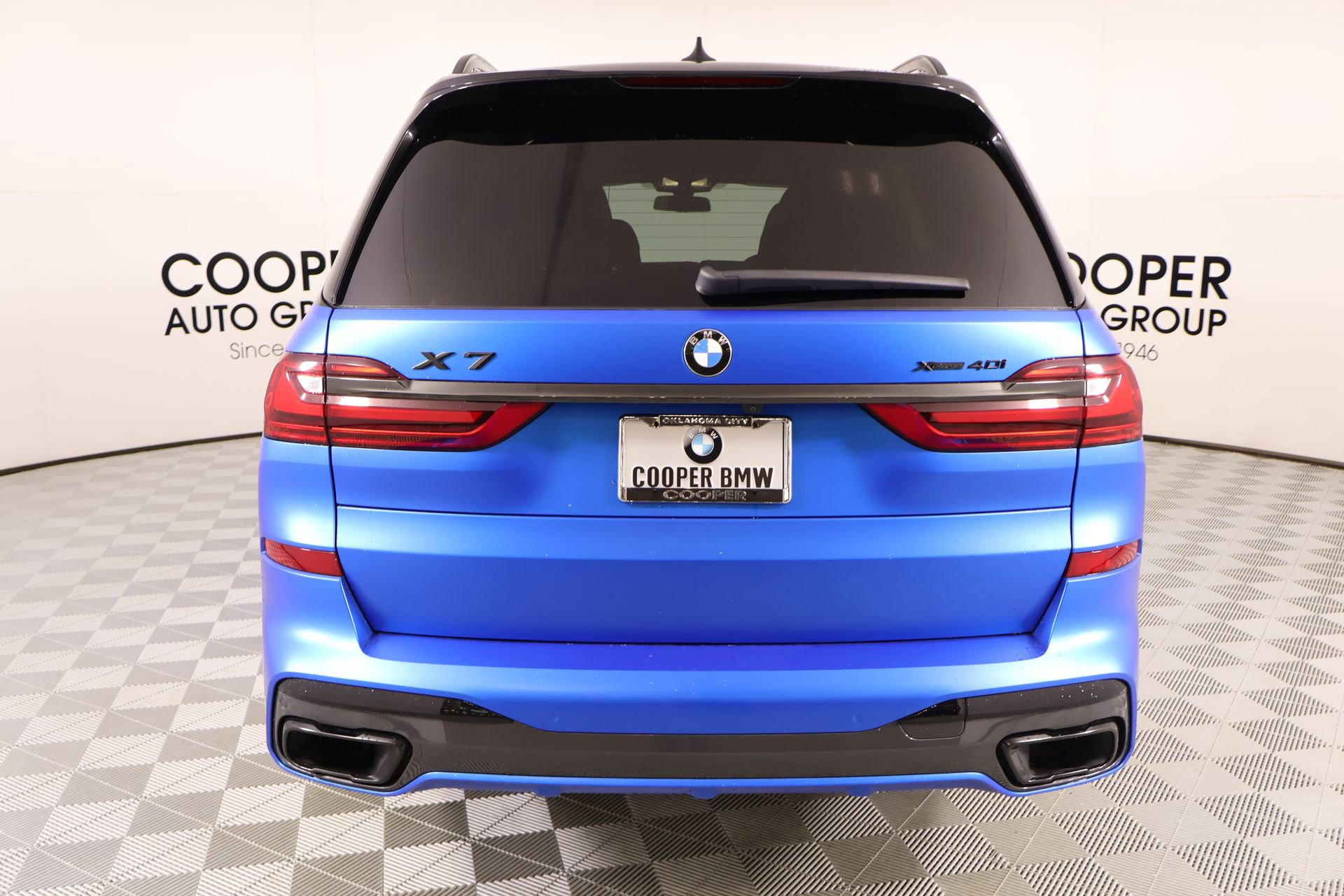 Used 2022 BMW X7 xDrive40i w/ M Sport Package AWD/4WD image 25