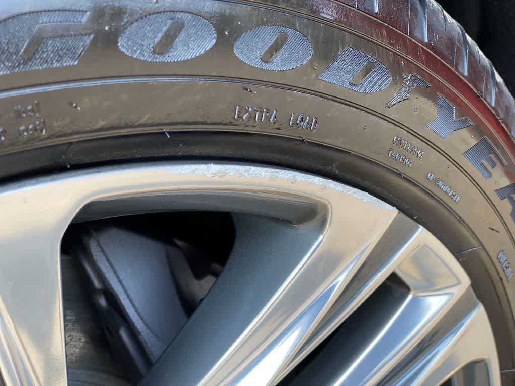 Certified 2026 Cadillac Vistiq Premium Luxury w/ LPO, Floor Liner Package AWD/4WD image 33