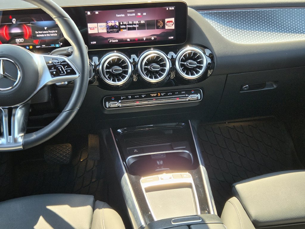 Used 2025 Mercedes-Benz GLA 250 image 16