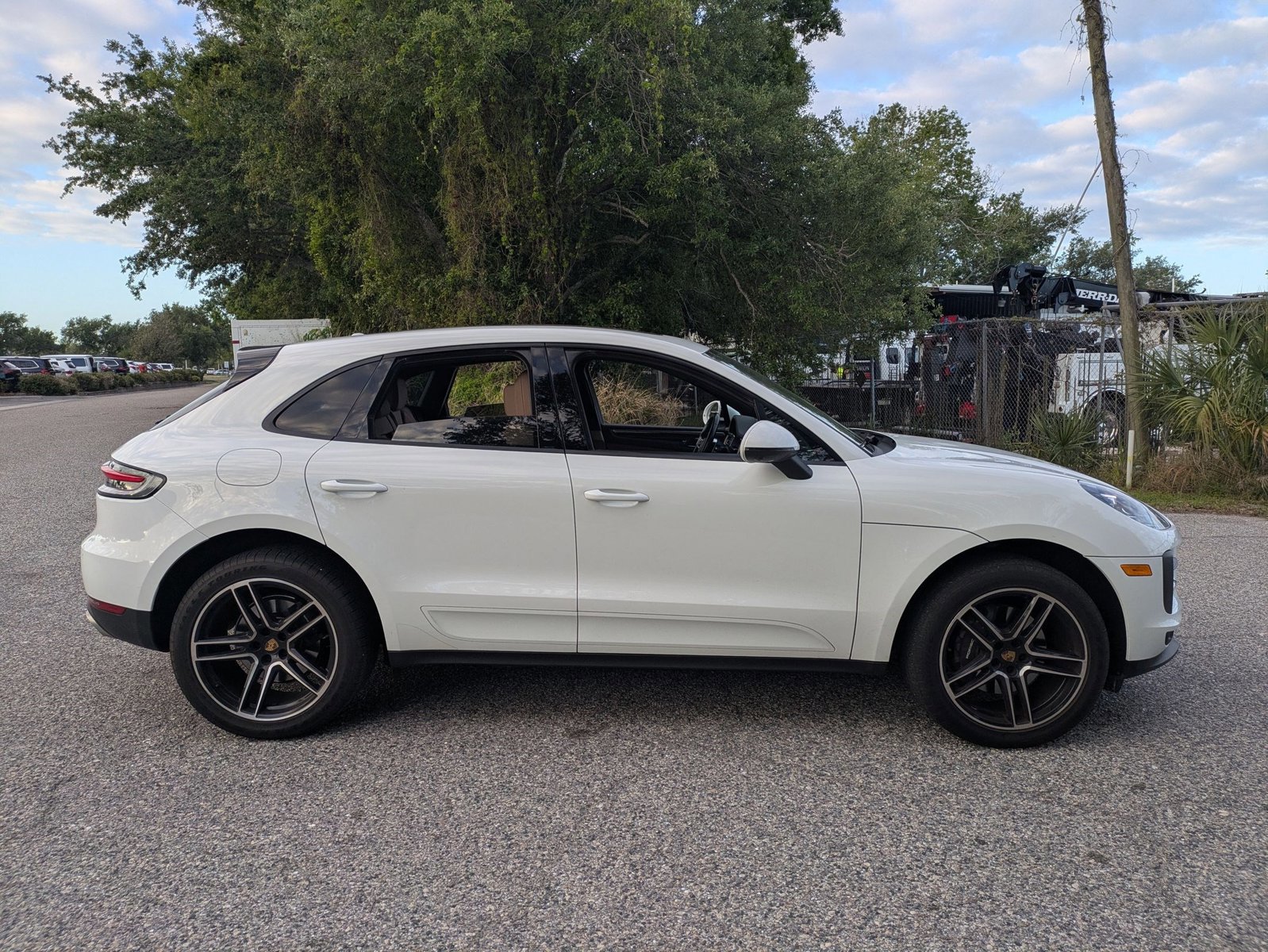 Used 2021 Porsche Macan image 3