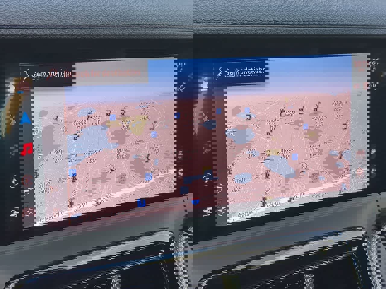 Used 2025 Porsche Panamera image 31