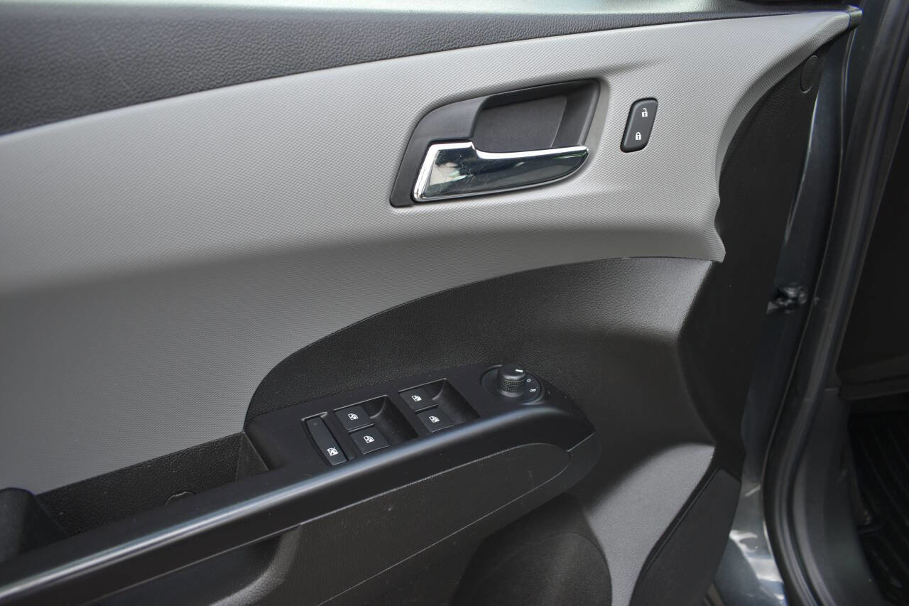 Used 2019 Chevrolet Sonic LT image 15