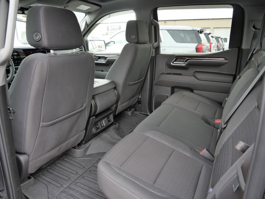 Used 2024 GMC Sierra 1500 Elevation image 25