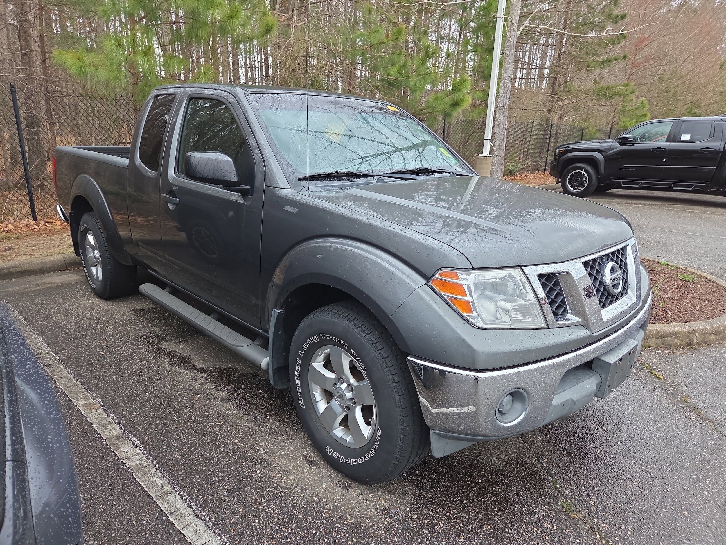 Used 2009 Nissan Frontier SE w/ SE Value Truck Pkg AWD/4WD image 1