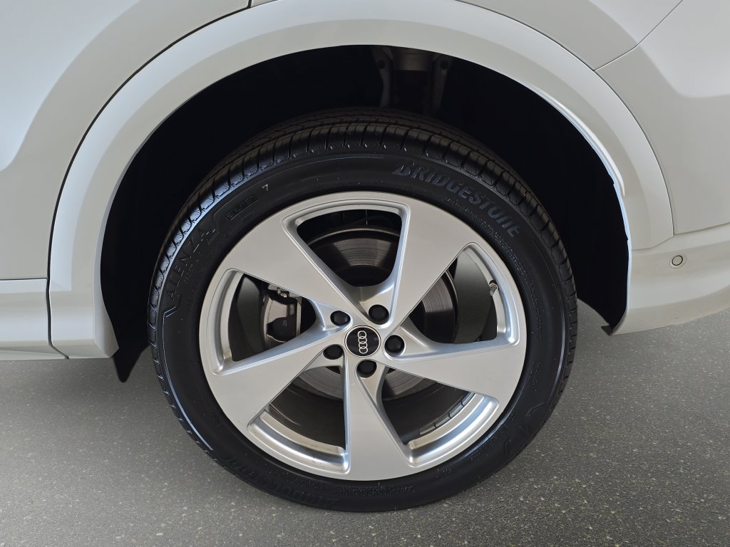 Certified 2025 Audi Q5 Premium Plus w/ Premium Plus AWD/4WD image 35