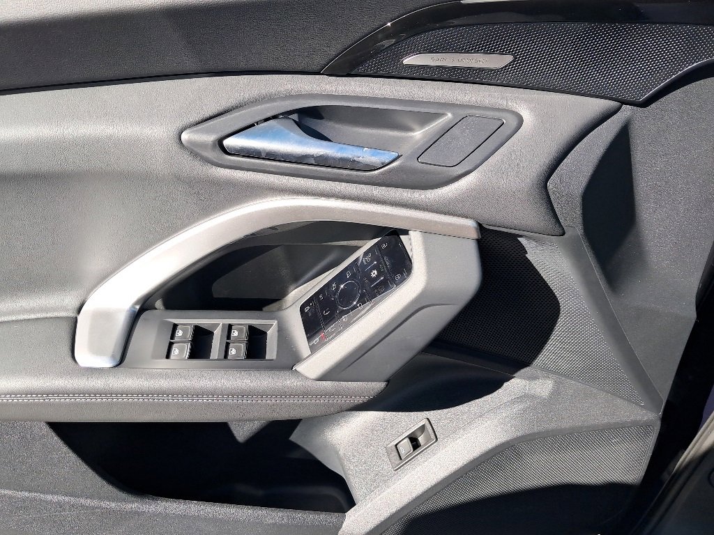 New 2025 Audi Q5 Premium Plus image 14