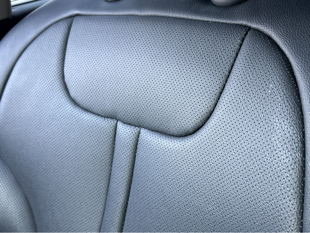 Used 2024 Genesis GV80 2.5T image 5