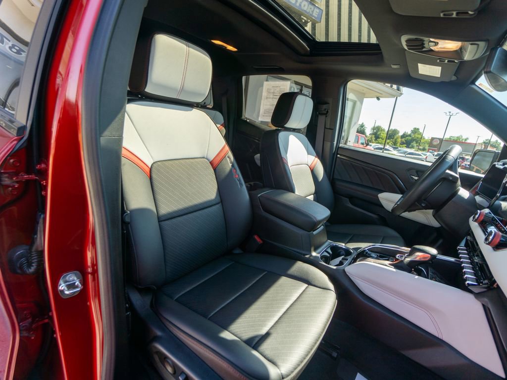 Used 2023 GMC Canyon AT4X image 36