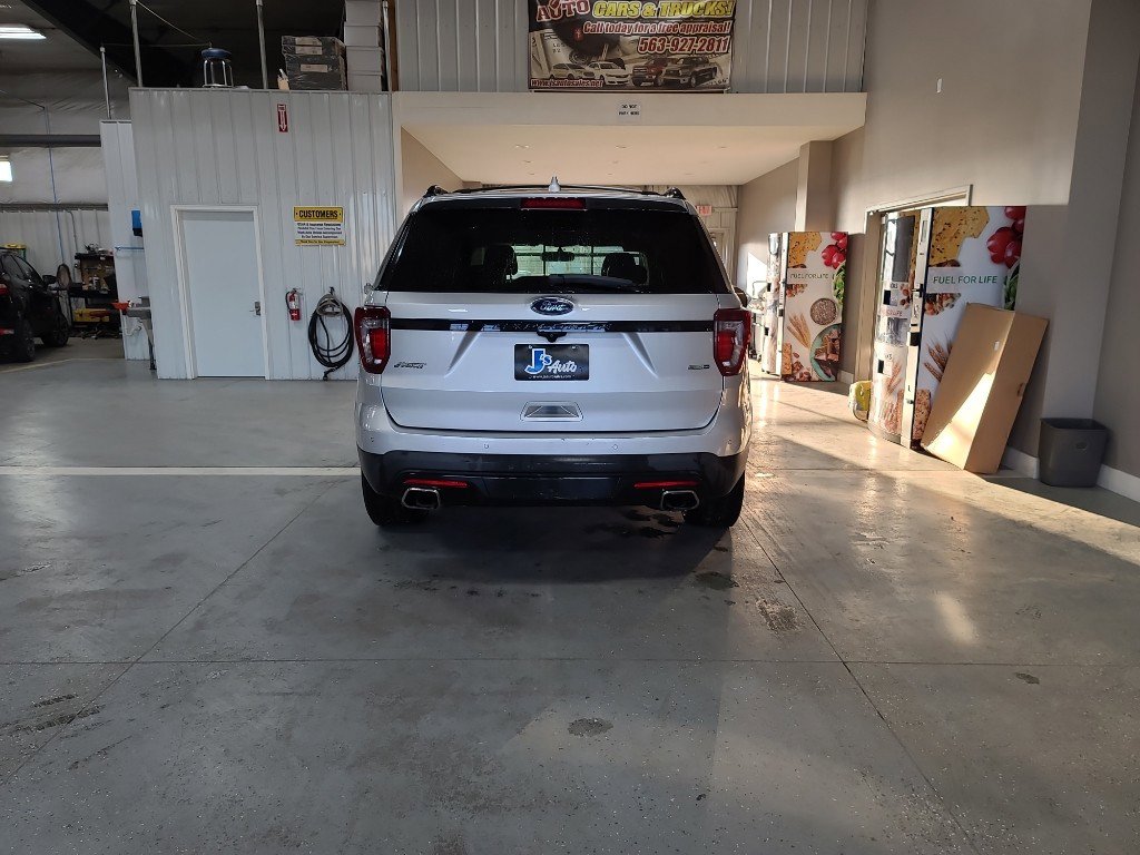 Used 2016 Ford Explorer Sport w/ Equipment Group 401A AWD/4WD image 7