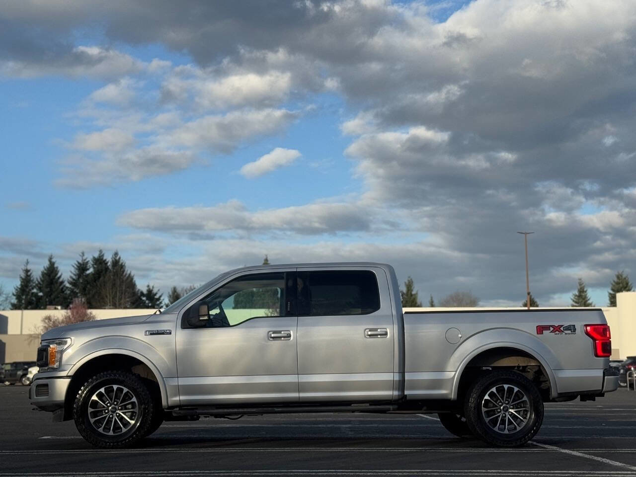 Used 2018 Ford F150 XLT w/ Equipment Group 302A Luxury image 8