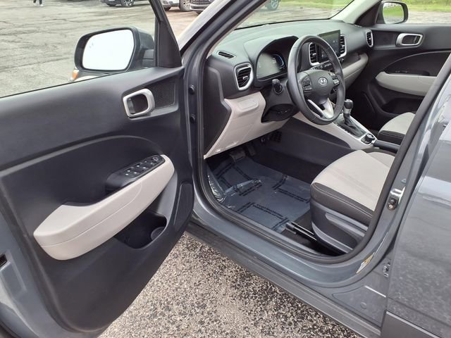 Used 2025 Hyundai Venue SEL FWD image 59