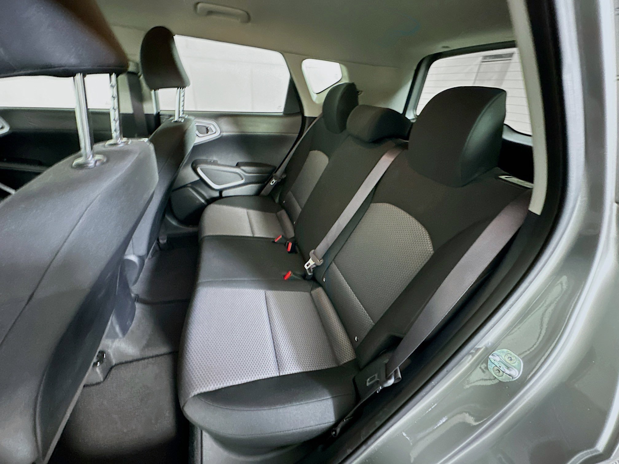 Used 2025 Kia Soul LX w/ LX Technology Package FWD image 26