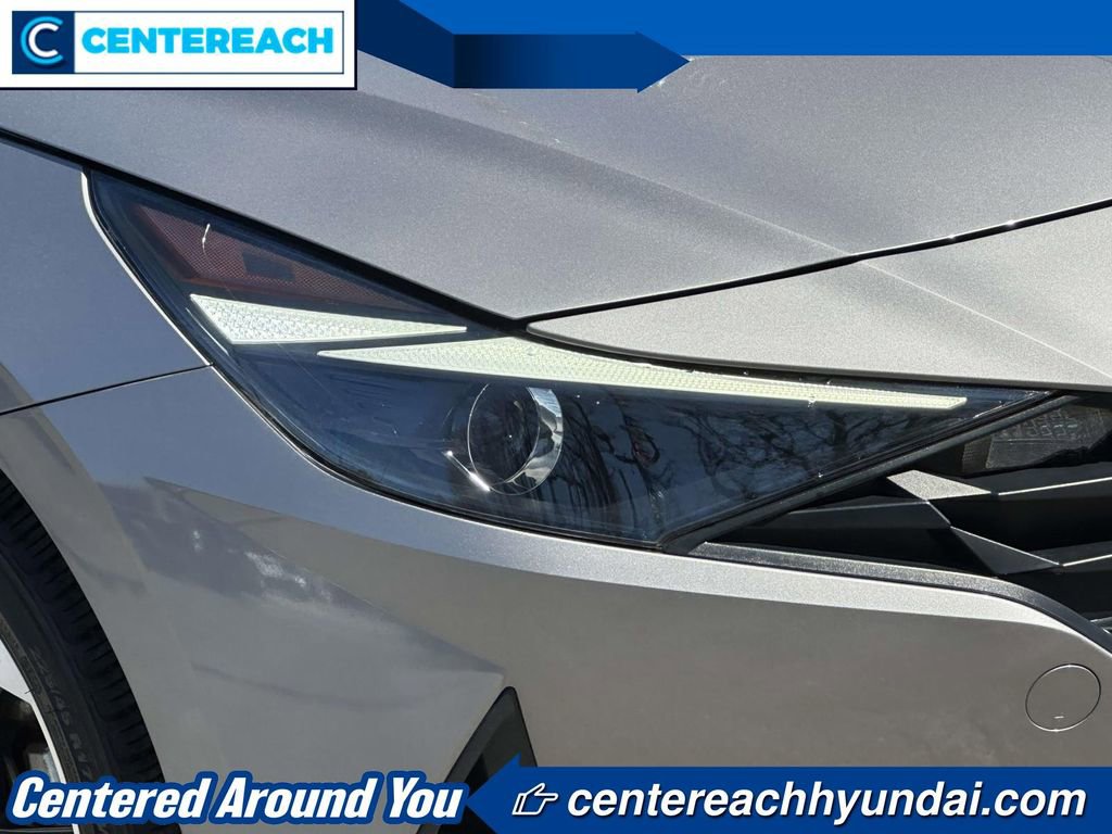 Used 2023 Hyundai Elantra SEL w/ Convenience Package FWD image 7