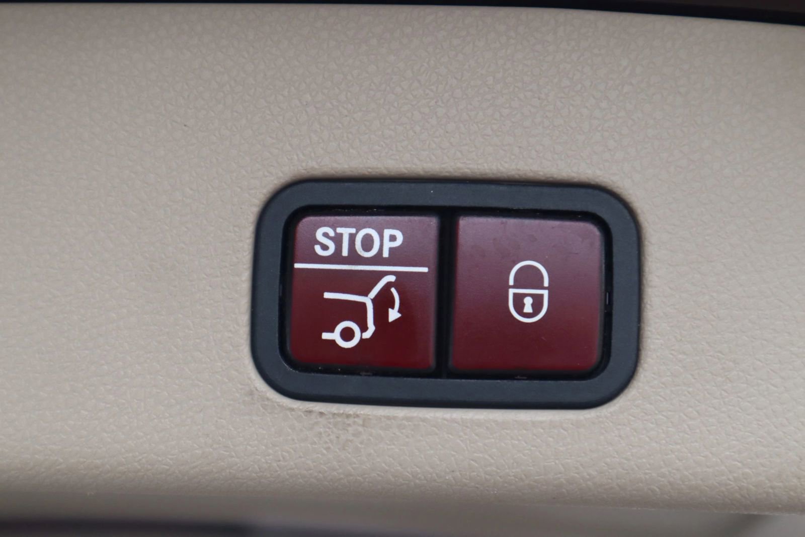 Used 2015 Mercedes-Benz GL 320 BlueTEC 4MATIC w/ Premium I Package image 20