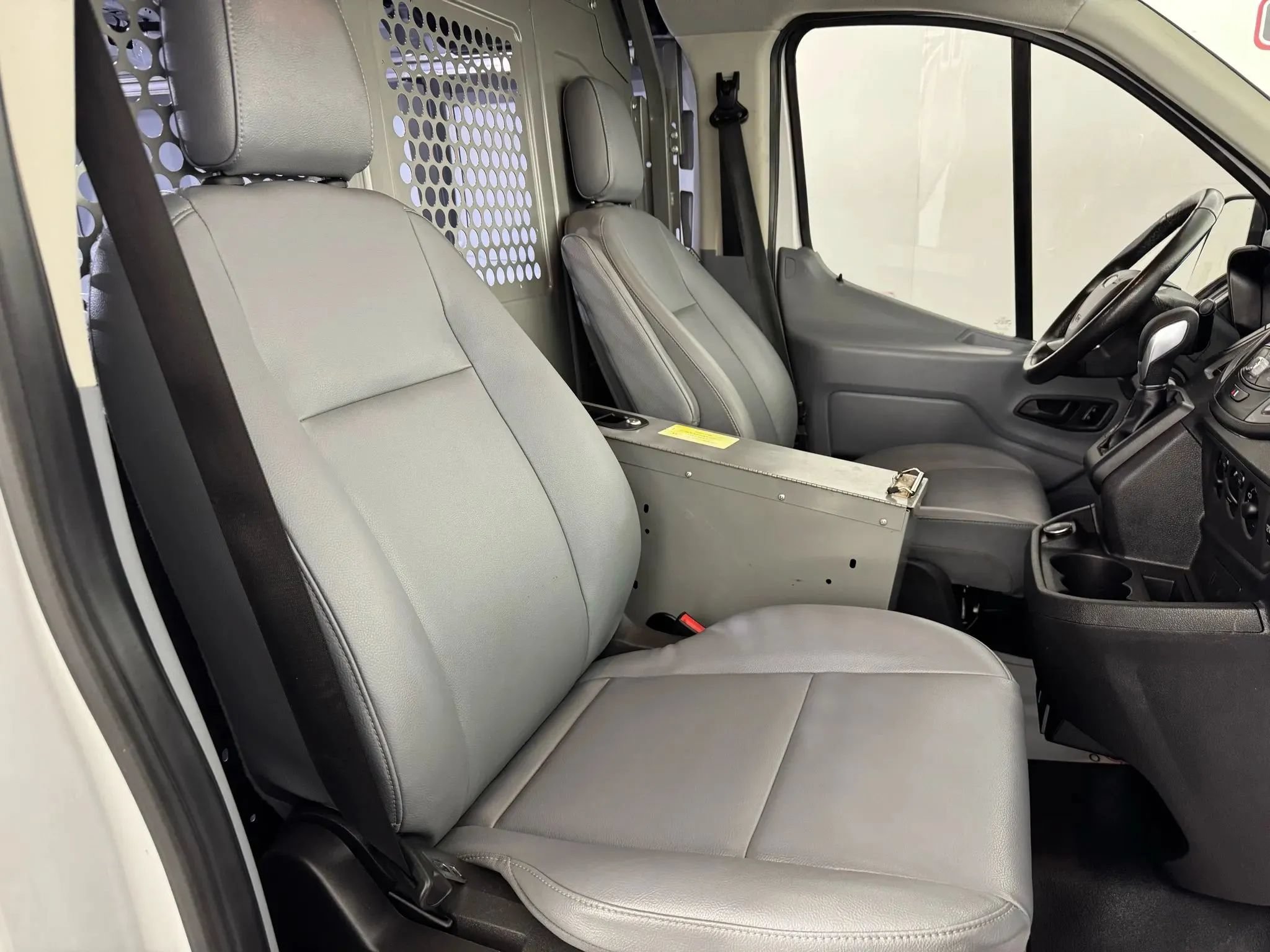 Used 2019 Ford Transit 250 148 Low Roof RWD image 28