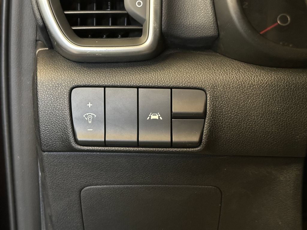 Used 2020 Kia Sportage LX AWD/4WD image 18