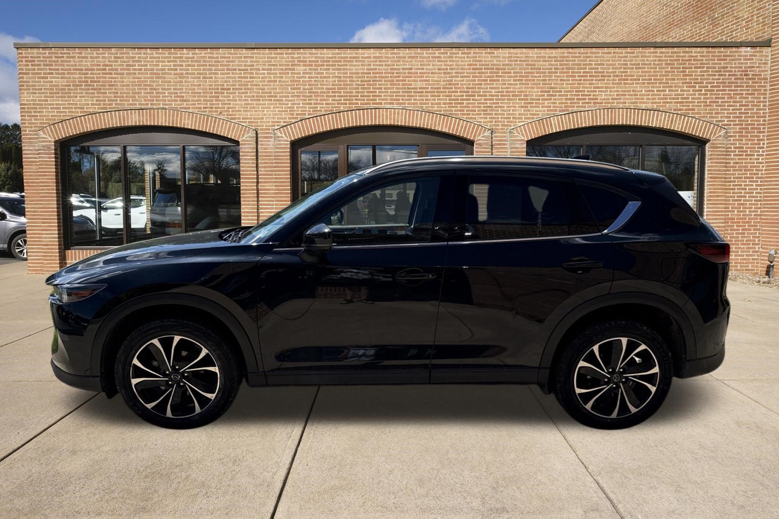 Used 2023 MAZDA CX-5 AWD 2.5 S w/ Premium Package image 6