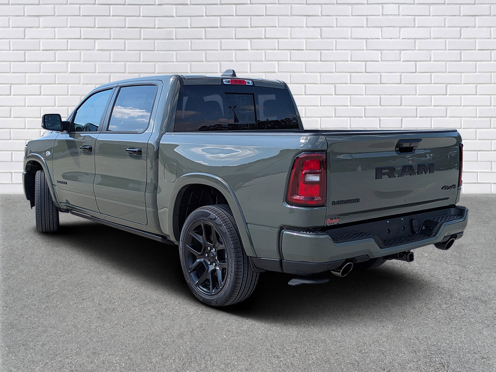 New 2026 RAM 1500 Laramie AWD/4WD image 3
