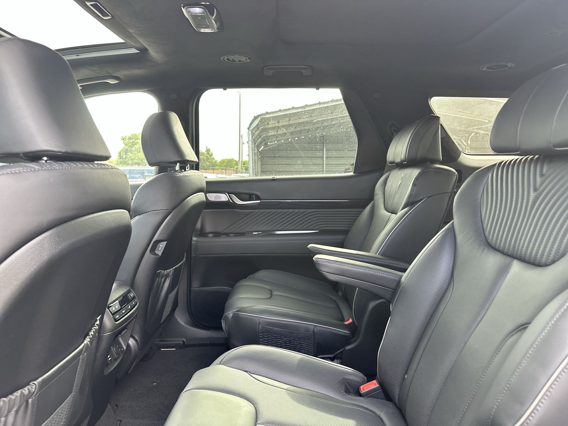 Used 2025 Hyundai Palisade Calligraphy FWD image 21