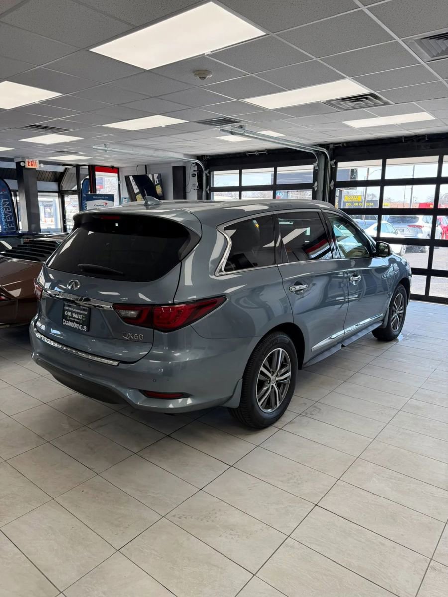 Used 2019 INFINITI QX60 Luxe w/ Essential Package image 4