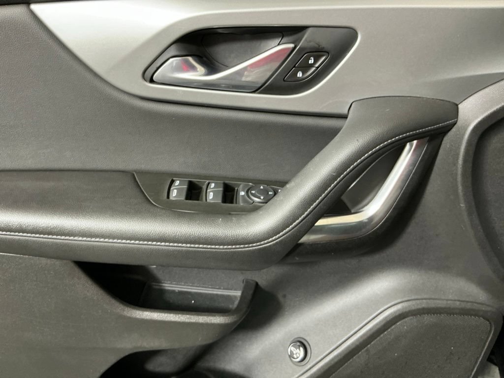 Used 2020 Chevrolet Blazer LT FWD image 17