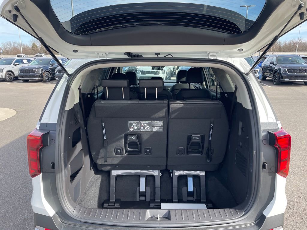 New 2026 Kia Carnival image 9