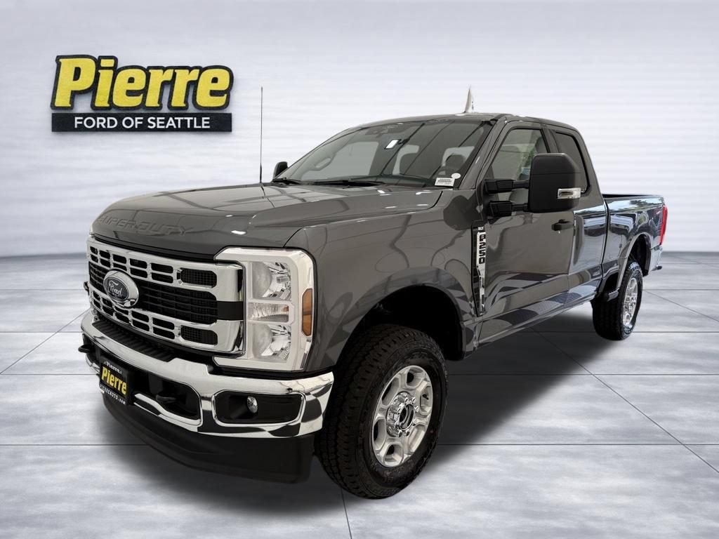 New 2026 Ford F250 XLT w/ FX4 Off-Road Package