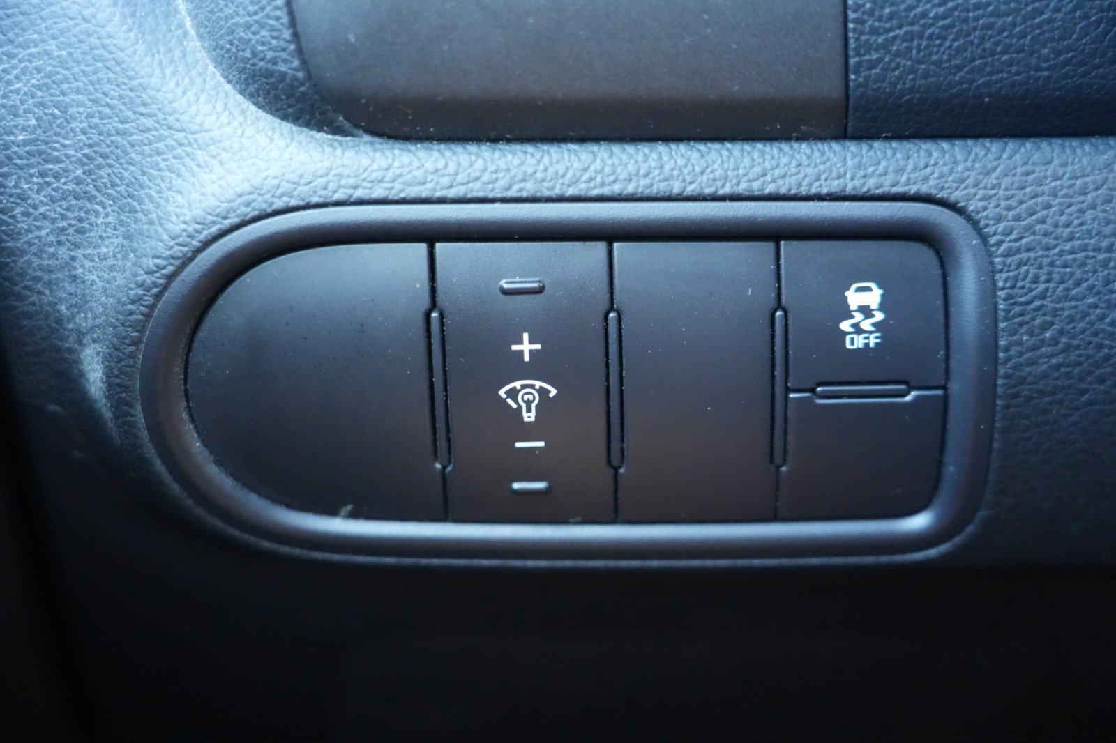 Used 2017 Kia Forte LX FWD image 16