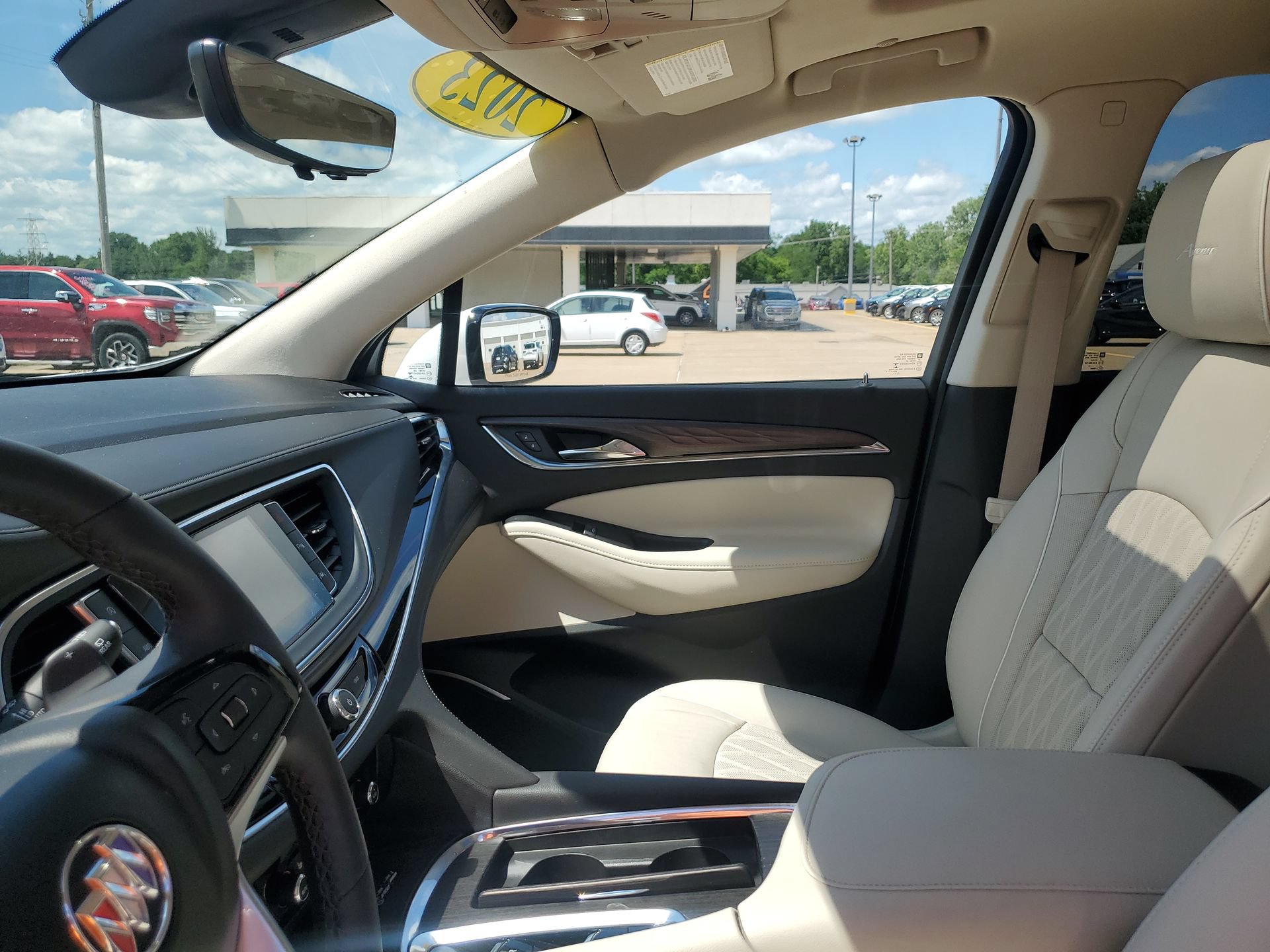 Used 2023 Buick Enclave Avenir w/ Avenir Technology Package AWD/4WD image 28