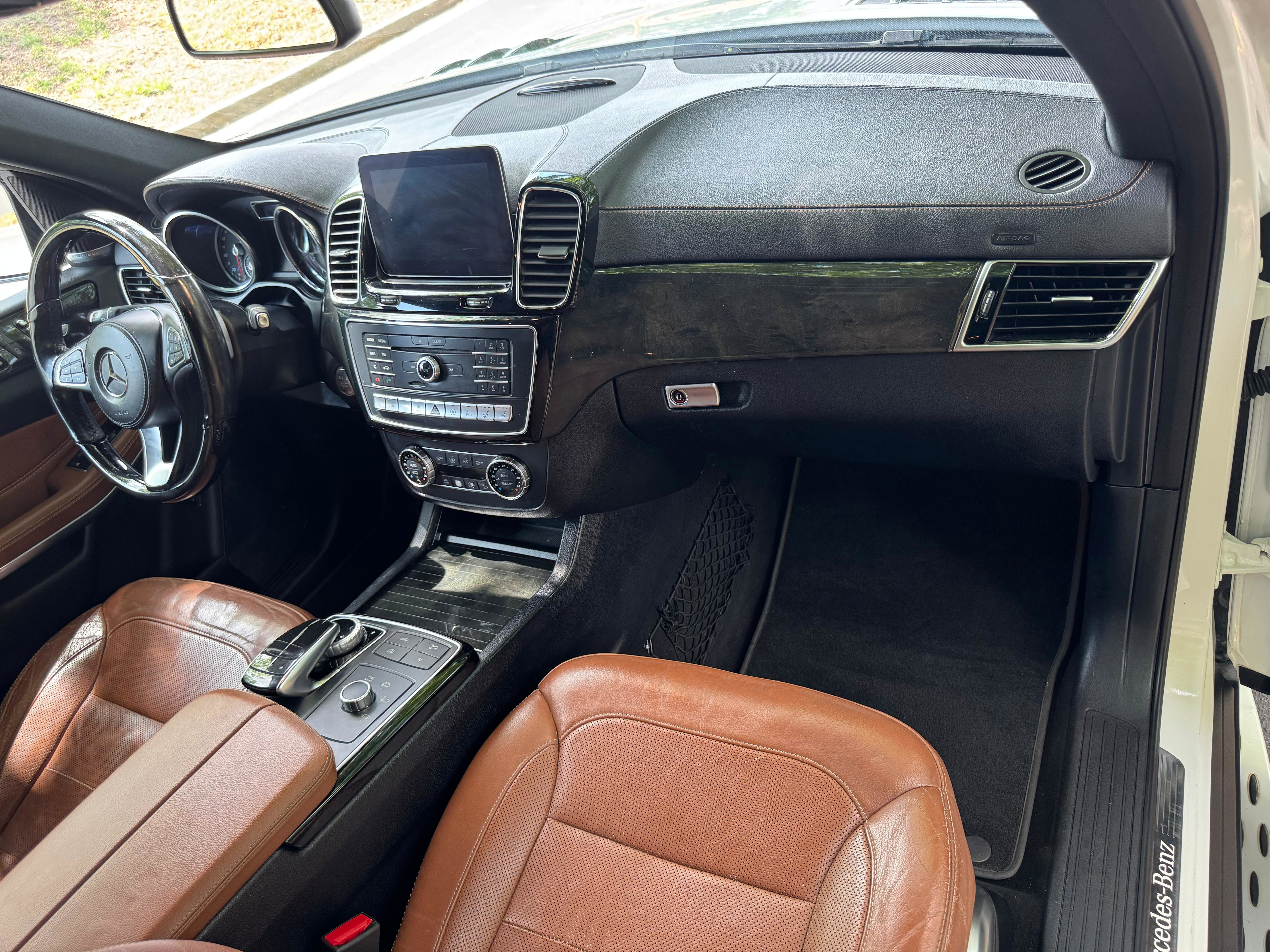 Used 2018 Mercedes-Benz GLS 550 4MATIC image 35