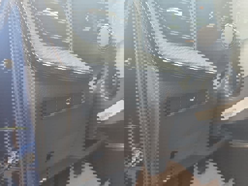 New 2026 Nissan Kicks SR w/ Cold Weather Package image 18