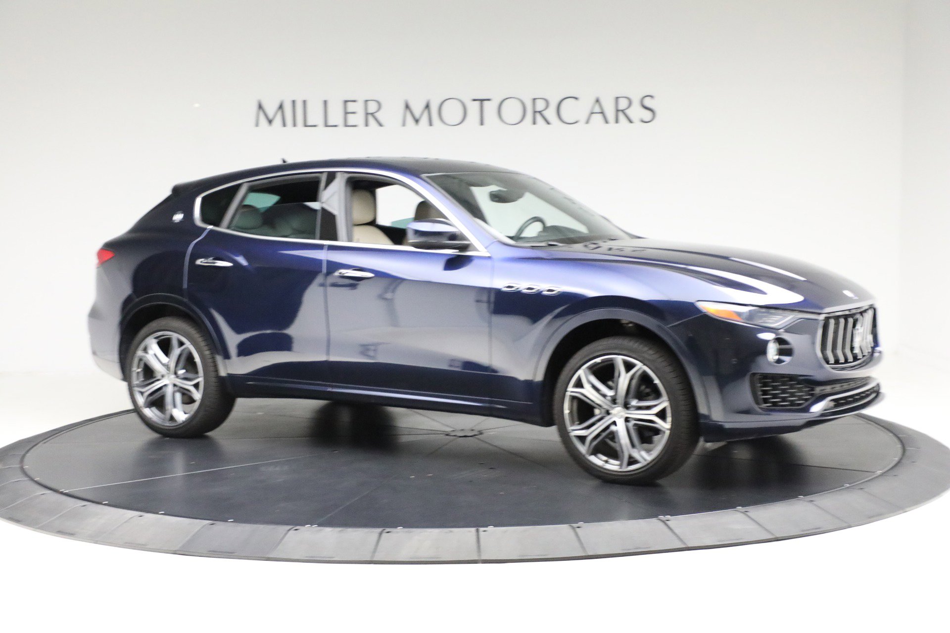 Used 2019 Maserati Levante image 9
