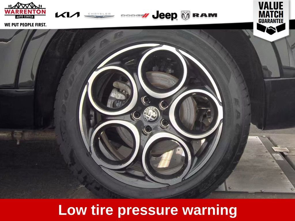 Used 2025 Alfa Romeo Tonale Veloce w/ Premium Package image 12