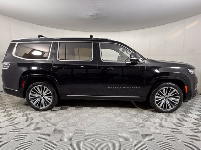 Used 2022 Jeep Grand Wagoneer Series III w/ Rear Seat Video Group 1 AWD/4WD image 18