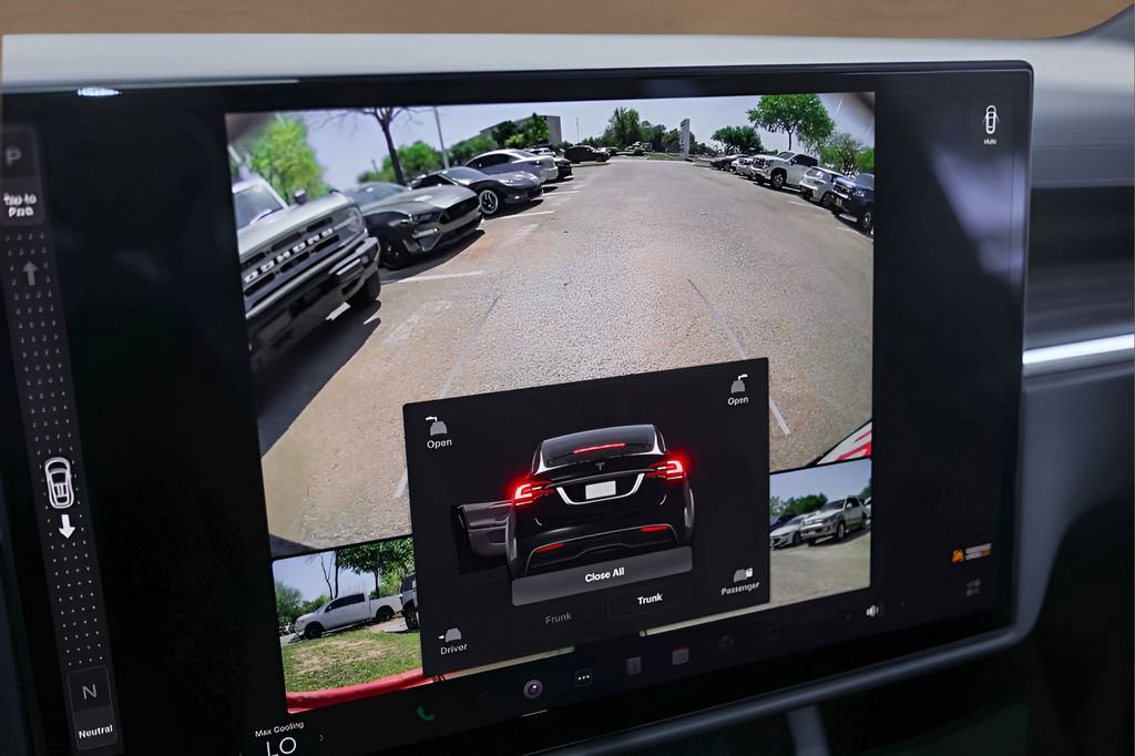 Used 2023 Tesla Model X image 16