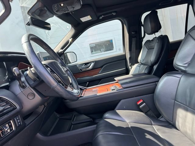 Used 2024 Lincoln Navigator Premiere AWD/4WD image 8
