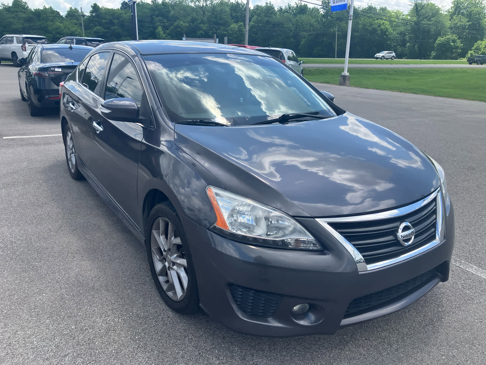 Used 2015 Nissan Sentra SR FWD image 1