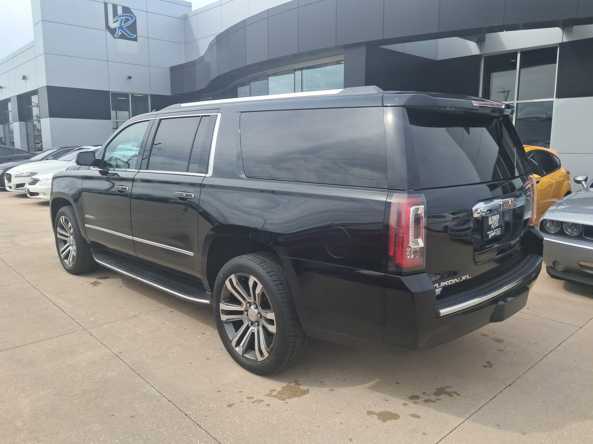 Used 2017 GMC Yukon XL Denali w/ Open Road Package image 7