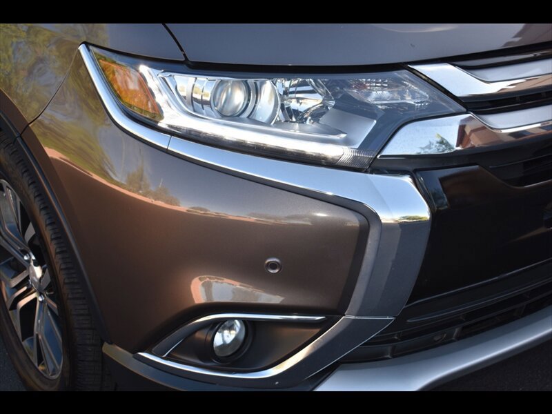 Used 2017 Mitsubishi Outlander SEL image 45