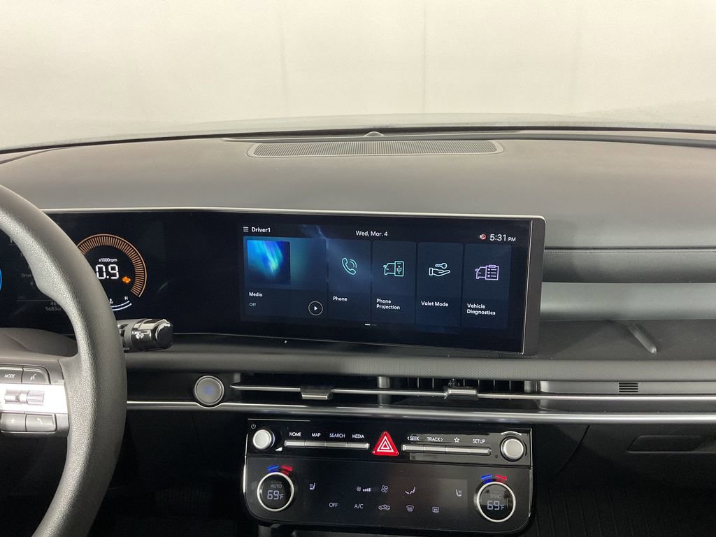 Used 2025 Hyundai Santa Cruz SEL image 13