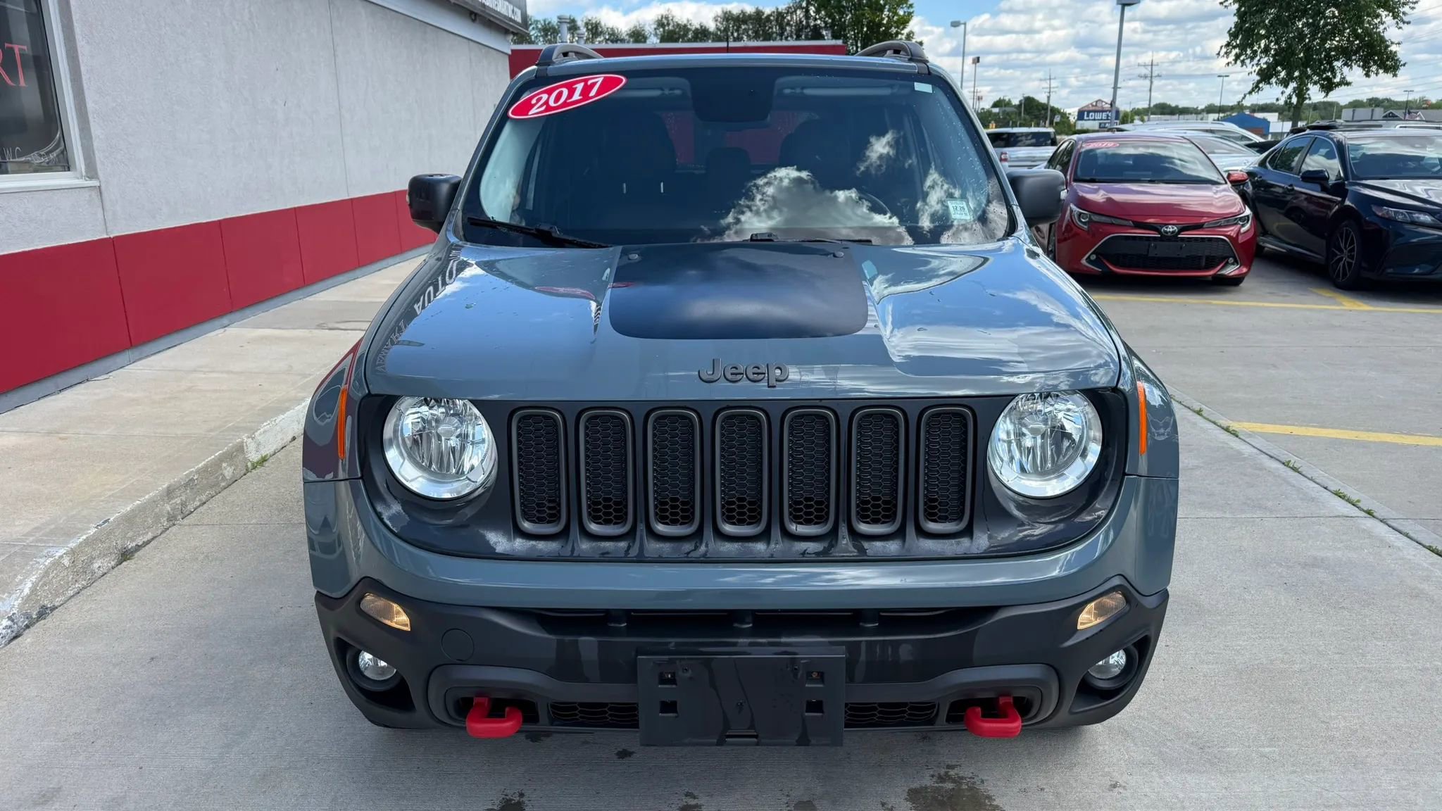 Used 2017 Jeep Renegade Trailhawk w/ Premium Trailhawk Package AWD/4WD image 5