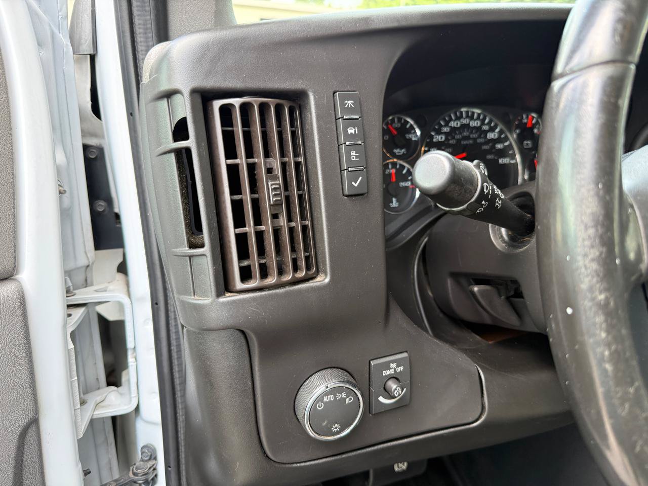 Used 2021 Chevrolet Express 3500 w/ Power Convenience Package RWD image 19